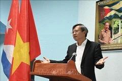 El embajador de Vietnam en Cuba, Le Quang Long, en el seminario. (Foto: VNA)