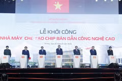 El secretario general del Partido Comunista de Vietnam, To Lam, y el primer ministro Pham Minh Chinh dio inicio a la construcción de la primera fábrica de semiconductores del país (Foto: VNA)