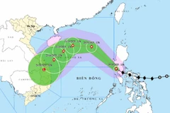 Tifón Fengshen deja familia muerta y masivas evacuaciones en Filipinas. 