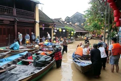 El casco antiguo de Hoi An queda sumergido por lluvias intensas y prolongadas. (Foto: VNA)