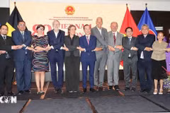 El banquete congrega a funcionarios gubernamentales y parlamentarios belgas, representantes de instituciones de la UE, cuerpo diplomático, empresarios, académicos y periodistas. (Foto: VNA)
