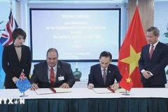 Vietnam y Tuvalu firmaron un comunicado conjunto para establecer relaciones diplomáticas, convirtiendo a Vietnam en uno de los pocos países con vínculos formales con los 193 estados de la ONU. (Foto: VNA)