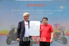 La leyenda italiana de los scooters, Lambretta, llega oficialmente al mercado vietnamita a través de su distribuidor exclusivo, Lamscooter JSC, lo que marca un paso clave en su expansión global y reafirma su posición en el segmento premium de vehículos de dos ruedas. (Foto: VNA)