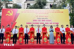 Vietnam celebra 96 años de la fundación del Partido con exposición fotográfica (Foto: VNA)