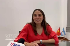 La doctora argentina Nadia Radulovich, especialista en Relaciones Internacionales, en una entrevista con la VNA (Foto: VNA)