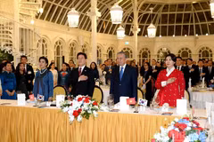 El secretario general del Partido Comunista de Vietnam y presidente del Estado, To Lam, junto con su esposa Ngo Phuong Ly, ofrecen banquete en honor al presidente de Corea del Sur, Lee Jae Myung, y su esposa Kim Hae Kyung. (Foto: Nhandan)