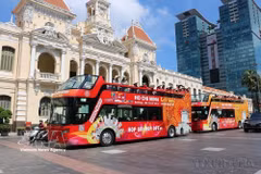 Ciudad Ho Chi Minh inaugurará nueva ruta de autobús turístico descapotable de dos pisos (Foto: VNA)
