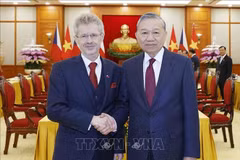 El secretario general del Partido Comunista de Vietnam, To Lam, y el presidente del Senado de la República Checa, Milos Vystrcil. (Foto: VNA)