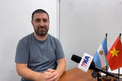 El periodista argentino Gastón Fiorda. (Foto: VNA)