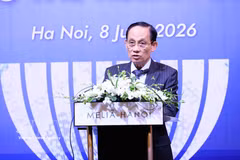 El miembro del Buró Polítiico y ministro de Relaciones Exteriores de Vietnam, Le Hoai Trung, en la ceremonia de apertura del Foro del Futuro de la ASEAN. (Foto: VNA)