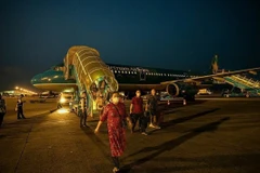 Amplían operaciones de vuelos nocturnos en seis aeropuertos con motivo del Tet (Foto: VNA)