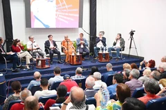 El subjefe de la Comisión de Propaganda y Movilización de Masas Phan Xuan Thuy presenta la ponencia “La nueva era del desarrollo: La era del ascenso de la nación vietnamita: Algunas cuestiones teóricas y prácticas” en La Habana, Cuba. (Foto: VNA)