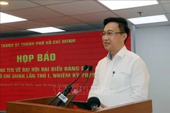El subsecretario del Comité del Partido en Ciudad Ho Chi Minh, Dang Minh Thong, interviene en la prensa (Foto: VNA)