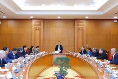 El miembro del Buró Político y permanente del Secretariado del Comité Central (CC) del Partido Comunista de Vietnam (PCV), Tran Cam Tu, en l reunión (Foto: VNA)