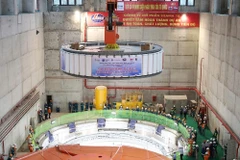 Instalan rotor de segunda turbina en expansión hidroeléctrica de Hoa Binh (Foto: VA)