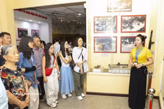Turistas en el Museo de Victorias de Dien Bien Phu. (Foto: VNA