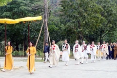 La ceremonia de ofrenda al Buda principal de la pagoda Ba Sao.. (Foto: VNA)