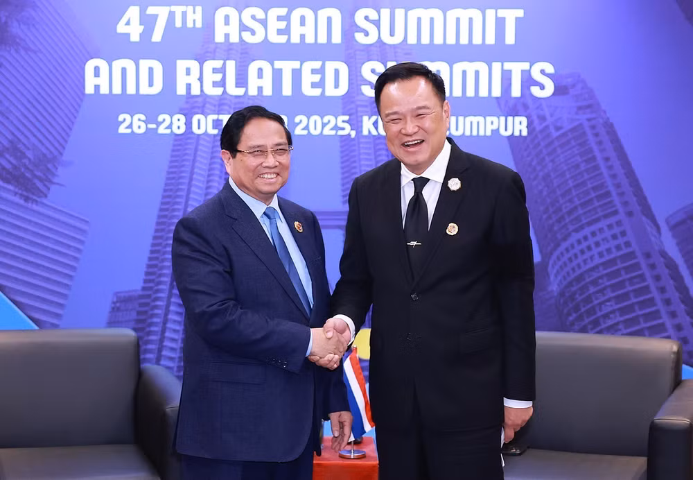 vna-potal-thu-tuong-pham-minh-chinh-gap-thu-tuong-thai-lan-anutin-charnvirakul-8367539.jpg