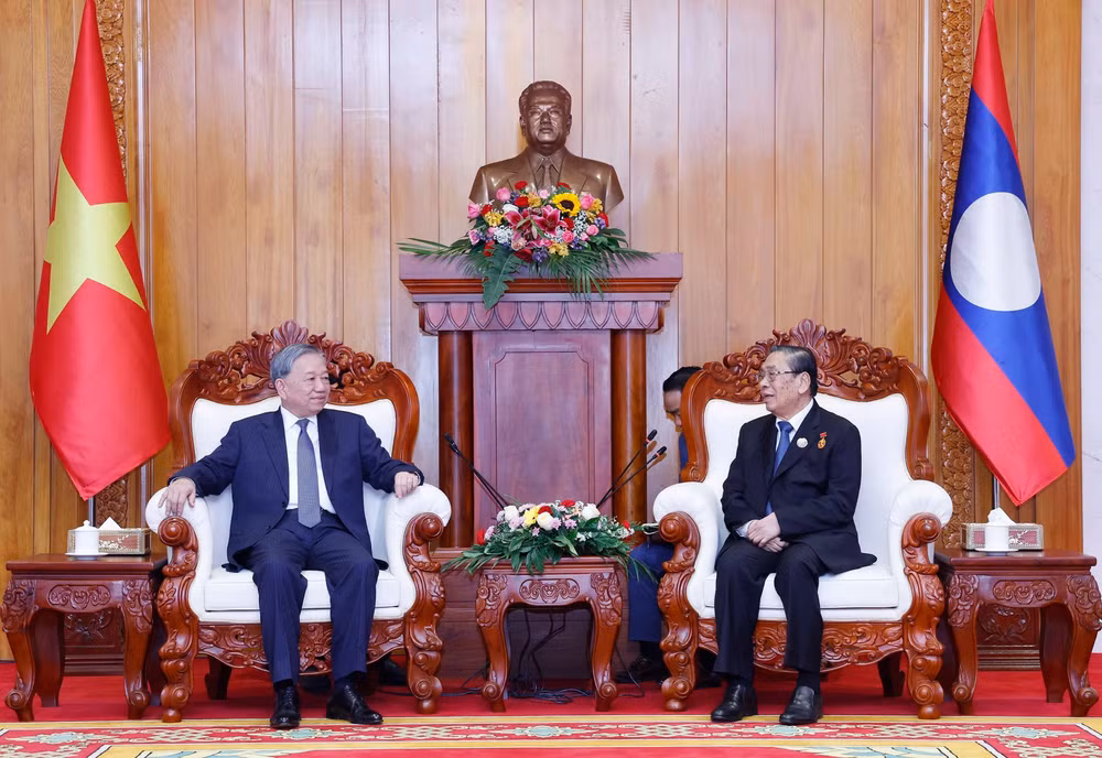 vna-potal-tong-bi-thu-to-lam-gap-nguyen-tong-bi-thu-chu-tich-nuoc-lao-bounnhang-vorachit-8445701.jpg