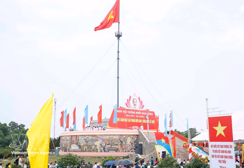 vnanet-potal-tong-bi-thu-chu-tich-nuoc-du-le-thuong-co-thong-nhat-non-song-8732105.jpg