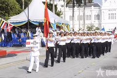 Representantes de la Armada Popular de Vietnam participan en un desfile en la ciudad de George Town, estado de Penang, Malasia. (Fuente: qdnd.vn)