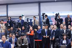 Reporteros internacionales felicitan al Partido por el éxito de su XIV Congreso Nacional. (Fuente: VNA)