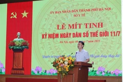 Le Thanh Dung, jefe del Departamento de Población y Planificación Familiar, dependiente del Ministerio de Salud, habla en el evento. (Fuente: VNA)