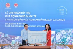 Nguyen Hoang Hiep, viceministro de Agricultura y Medio Ambiente, recibe apoyo financiero de las Naciones Unidas. (Fuente: VNA)