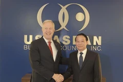 El ministro de Agricultura y Medio Ambiente de Vietnam, Do Duc Duy, y Ted Osius, presidente y director general del Consejo Empresarial Estados Unidos-ASEAN (USABC). (Fuente: VNA)