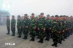Soldados de Laos comparten su experiencia de preparación para desfile por Día Nacional de Vietnam