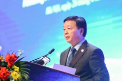 El viceprimer ministro vietnamita Tran Hong Ha habla en el evento. (Fuente: VNA)