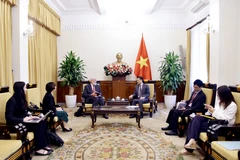 El viceministro de Relaciones Exteriores de Vietnam, Dang Hoang Giang, recibió al embajador de Suiza, Thomas Gass. (Fuente: VNA)