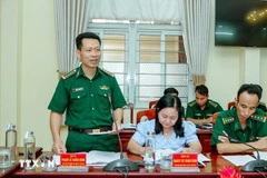 El coronel Pham Le Xuan Binh, comandante del Comando de Guardafronteras de Can Tho en una reunión sobre la IUU. (Fuente: VNA)