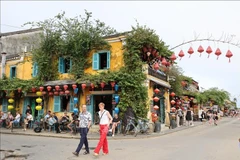 Turistas extranjeros en el casco antiguo de Hoi An. (Fuente: VNA)