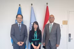 El embajador Do Hung Viet, jefe de la misión permanente de Hanoi ante la Organización de las Naciones Unidas; la doctora Nguyen Thi Lan Anh, candidata de Vietnam para el cargo de Jueza del Tribunal Internacional del Derecho del Mar (ITLOS) y el embajador iraquí Abbas Kadhom Obaid Al-Fatlawi, presidente del G77. (Fuente: VNA)