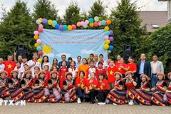 Los participantes en el Campamento de Verano de la Lengua Vietnamita se tomaron una foto de recuerdo. (Fuente: VNA)