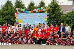 Los participantes en el Campamento de Verano de la Lengua Vietnamita se tomaron una foto de recuerdo. (Fuente: VNA)