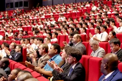 Delegados en la ceremonia de firma de la convención de Hanoi. (Fuente: VNA)