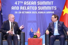 El primer ministro de Vietnam, Pham Minh Chinh, se reúne con su homólogo de Australia, Anthony Albanese. (Fuente: VNA)
