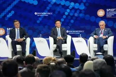 El viceprimer ministro vietnamita Le Thanh Long (centro) en el evento. (Fuente: VNA)