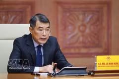 El primer ministro de Vietnam, Le Minh Hung, habla en el evento. (Fuente: VNA)