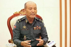 El general Sao Sokha, vicecomandante en jefe del Ejército Real de Camboya (RCAF) y comandante de la Gendarmería, en la entrevista. (Fuente: VNA)