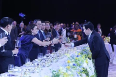 El presidente vietnamita, Luong Cuong, dio la bienvenida a los jefes de delegación que asistieron a la ceremonia de firma de la Convención de Hanoi. (Foto: VNA)