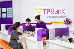 Clientes realizan transacciones en TPBank. (Foto: TPBank)