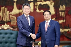 El primer ministro vietnamita, Pham Minh Chinh, recibió al director general de la Organización Mundial de la Propiedad Intelectual, Daren Tang. (Fuente: VNA)