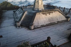 Capa de escarcha cubrió la cima del monte Fansipan. (Fuente: VNA)