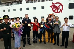 Acto de bienvenida a turistas en la provincia de Quang Ninh. (Fuente: VNA)