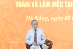 El secretario general del Partido Comunista de Vietnam y presidente de la República, To Lam, habla en el evento. (Fuente: VNA)