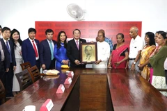 El vicepresidente de la Asamblea Nacional de Vietnam, Nguyen Duc Hai, se reunió con el gobernador de la Provincia Central de Sri Lanka, Sarath Abeykoon. (Fuente: VNA)