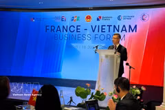 El embajador de Vietnam en Francia, Trinh Duc Hai, habla en el evento. (Fuente: VNA)